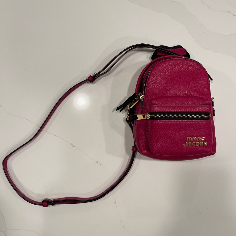 Marc Jacobs Pebble Leather Two Way Convertible Crossbody Mini Backpack - Picture 3 of 4